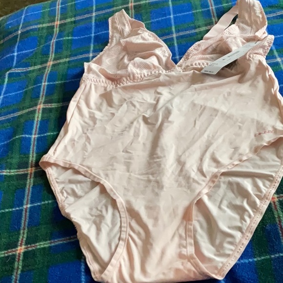 NWT DKNY lace comfort bodysuit - Picture 1 of 4
